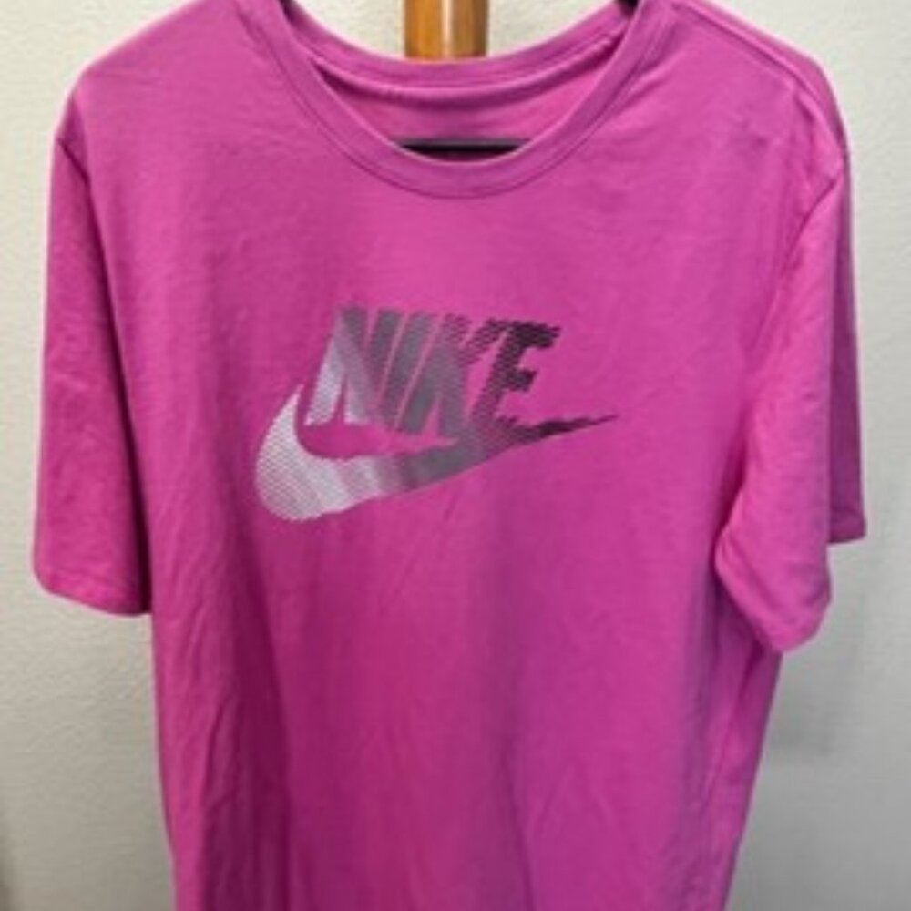 Nike Dri-Fit Shirt in Pink Color. Size X-Large Style Athletic Cut "The Nike Tee"